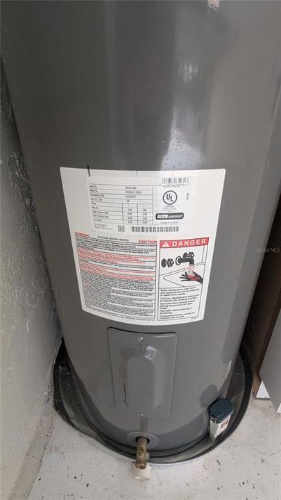 For Sale: $350,000 (3 beds, 2 baths, 1740 Square Feet)