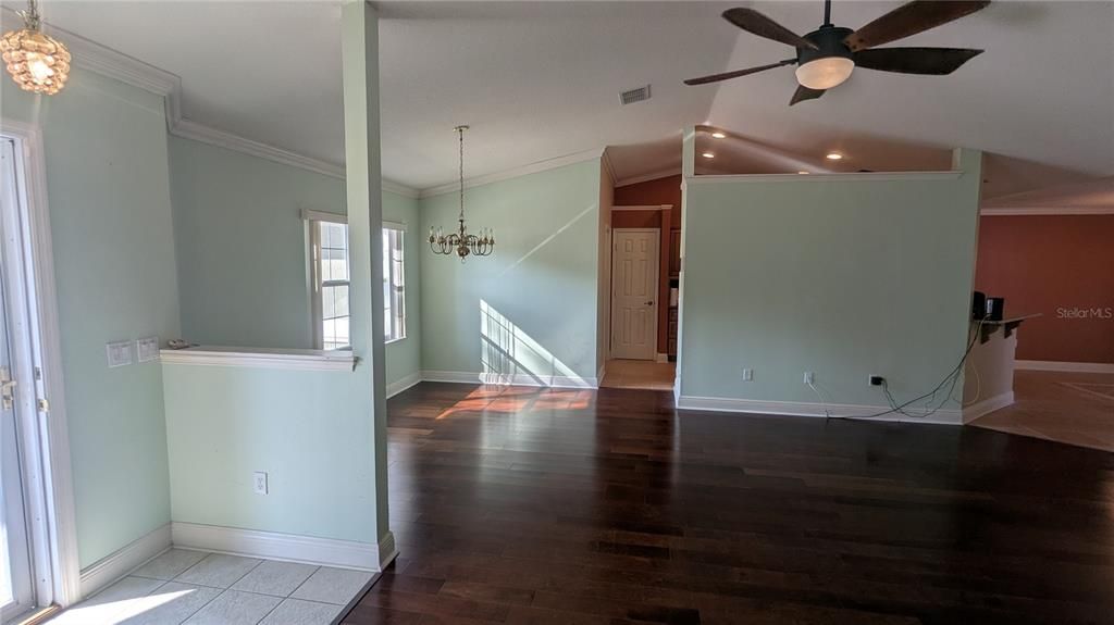 For Sale: $350,000 (3 beds, 2 baths, 1740 Square Feet)