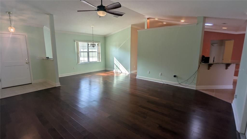 For Sale: $350,000 (3 beds, 2 baths, 1740 Square Feet)