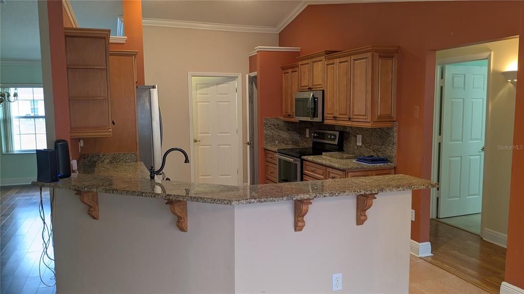 For Sale: $350,000 (3 beds, 2 baths, 1740 Square Feet)