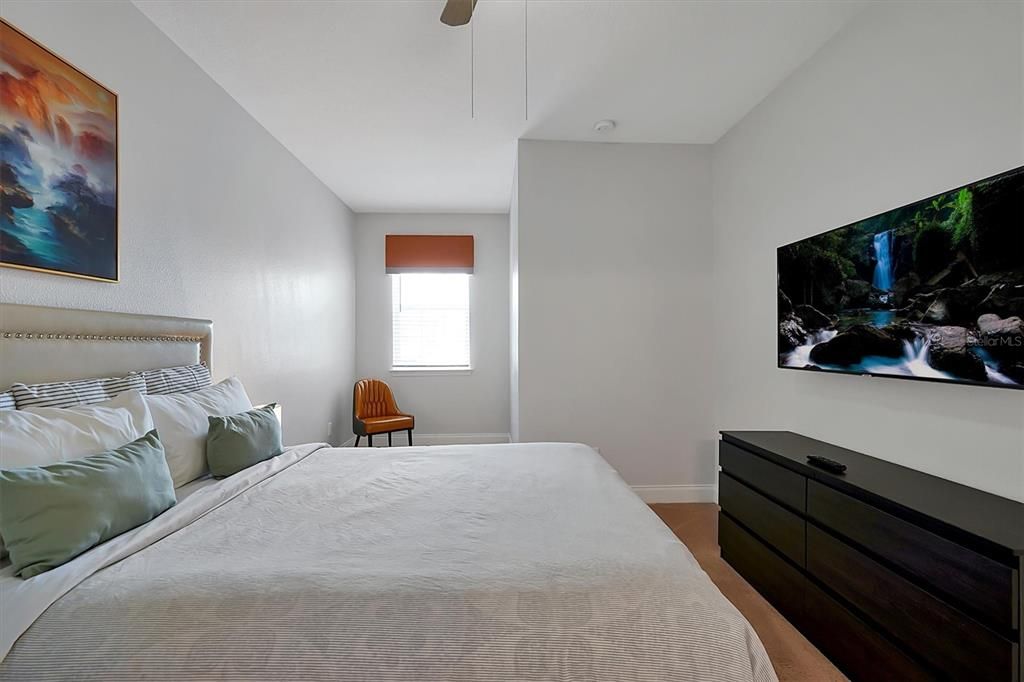 For Rent: $2,900 (5 beds, 4 baths, 2340 Square Feet)