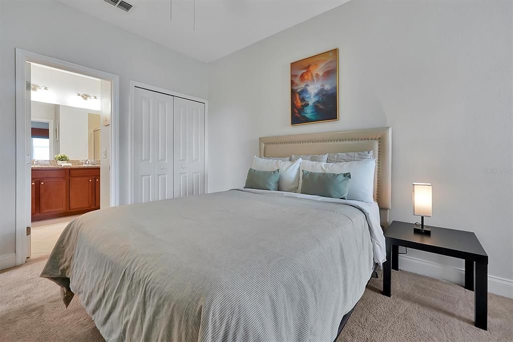 For Rent: $2,900 (5 beds, 4 baths, 2340 Square Feet)