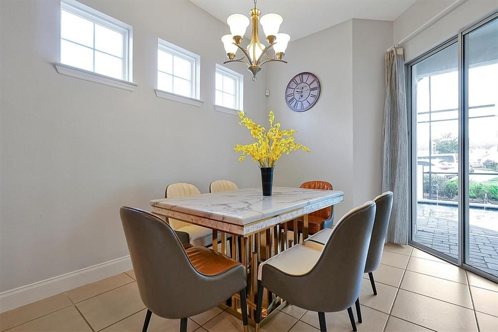 For Rent: $2,900 (5 beds, 4 baths, 2340 Square Feet)