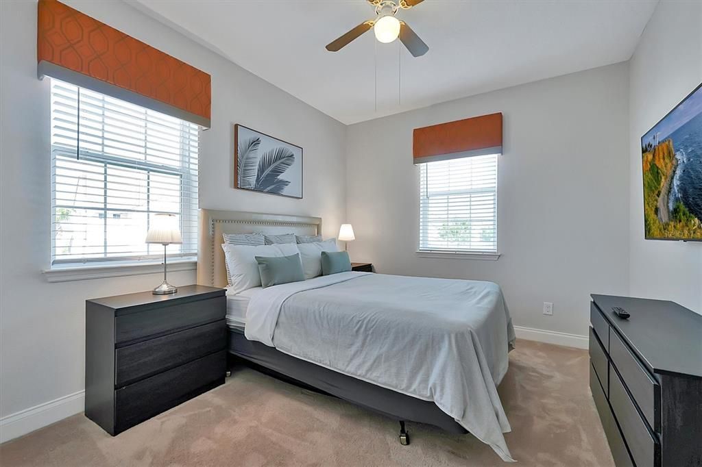 For Rent: $2,900 (5 beds, 4 baths, 2340 Square Feet)