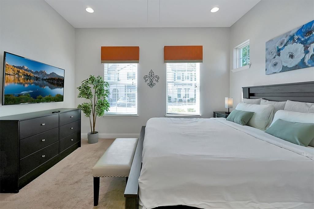 For Rent: $2,900 (5 beds, 4 baths, 2340 Square Feet)