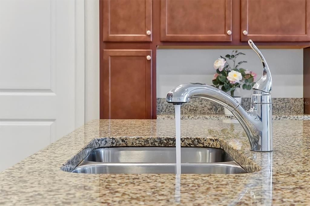 For Rent: $2,900 (5 beds, 4 baths, 2340 Square Feet)