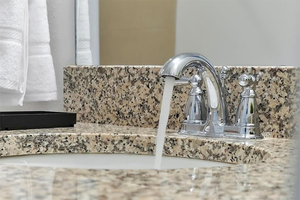 For Rent: $2,900 (5 beds, 4 baths, 2340 Square Feet)