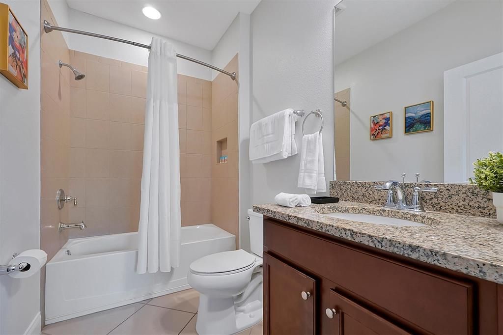 For Rent: $2,900 (5 beds, 4 baths, 2340 Square Feet)