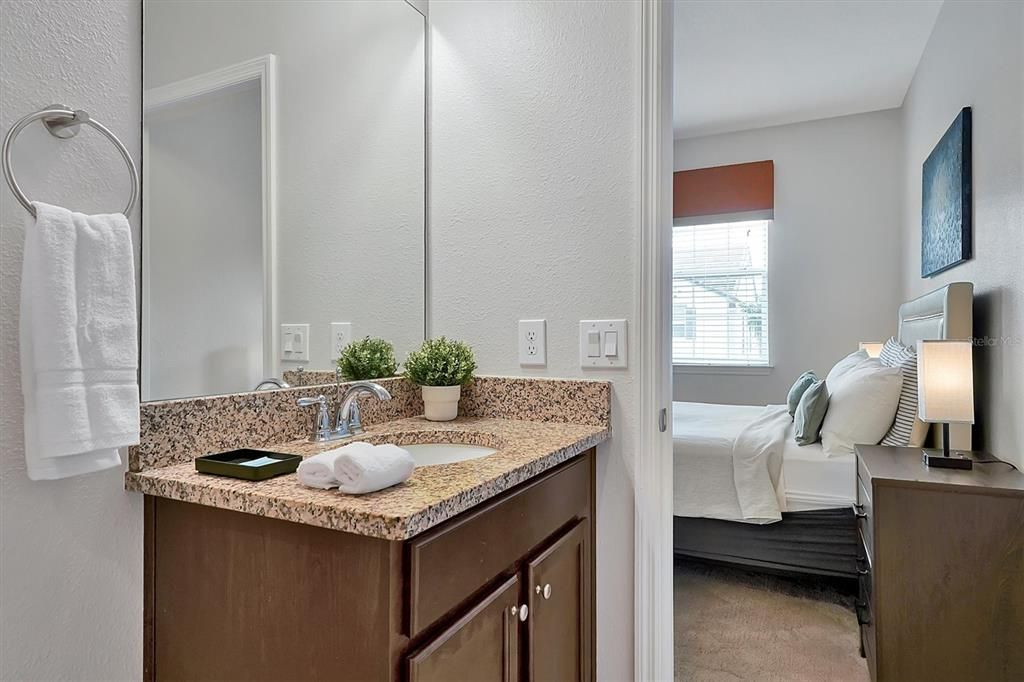 For Rent: $2,900 (5 beds, 4 baths, 2340 Square Feet)