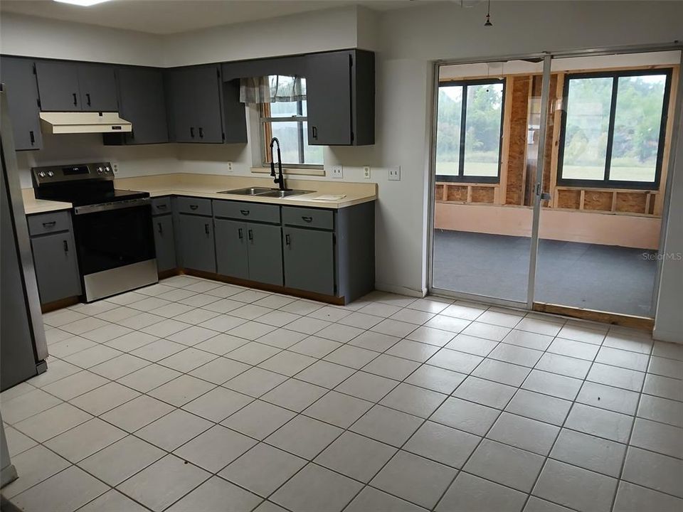 En Venta: $225,000 (2 camas, 1 baños, 864 Pies cuadrados)