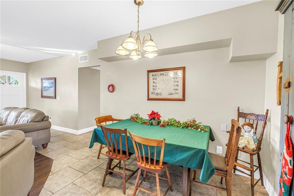 待售: $425,250 (3 贝兹, 2 浴室, 1468 平方英尺)