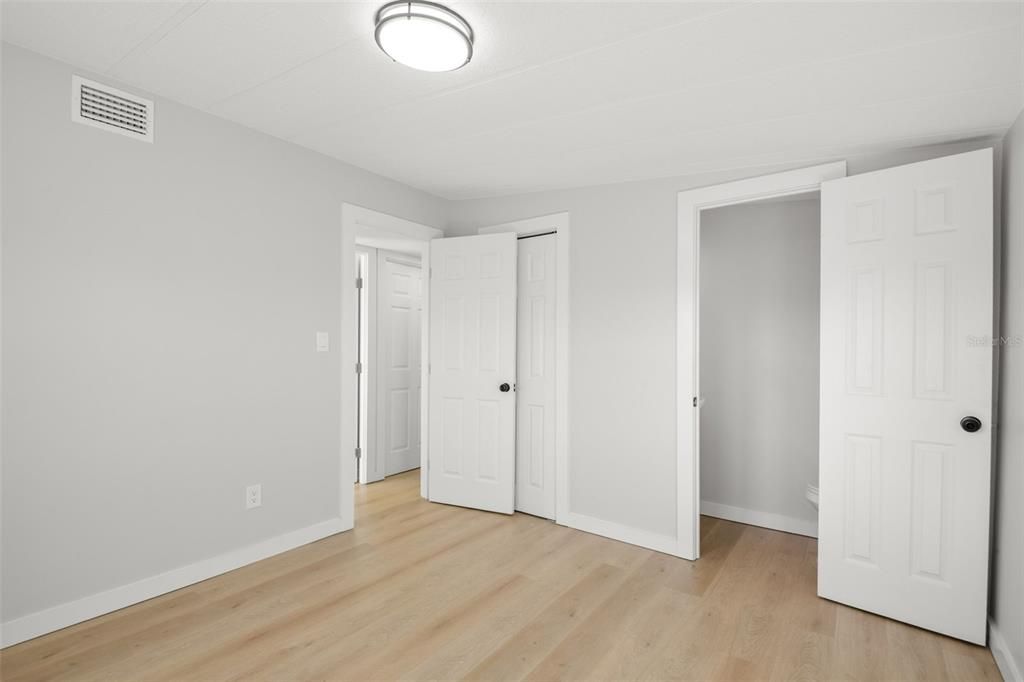 For Sale: $269,000 (2 beds, 1 baths, 748 Square Feet)