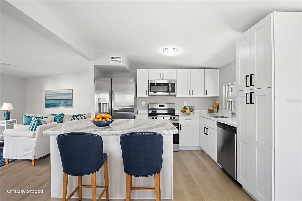 For Sale: $269,000 (2 beds, 1 baths, 748 Square Feet)