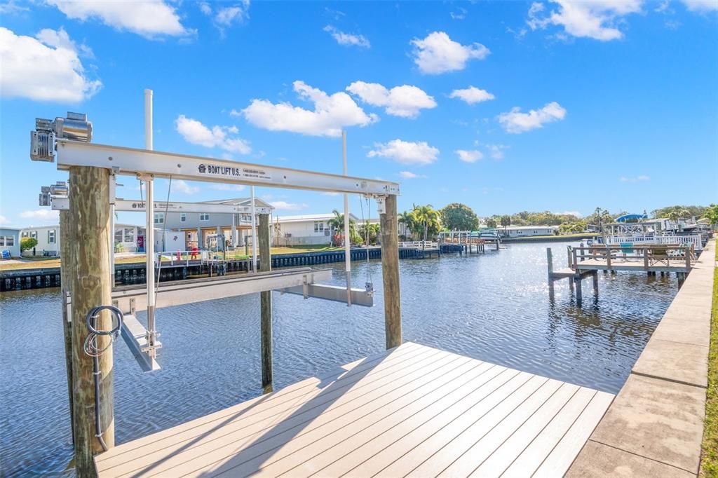 For Sale: $269,000 (2 beds, 1 baths, 748 Square Feet)