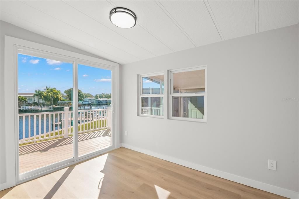 For Sale: $269,000 (2 beds, 1 baths, 748 Square Feet)