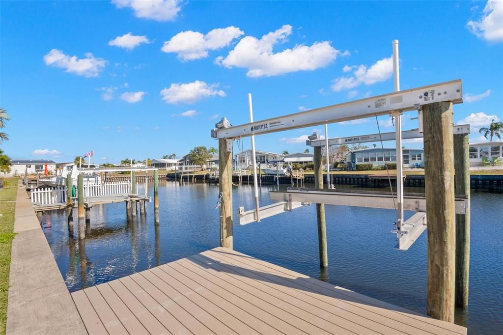 For Sale: $269,000 (2 beds, 1 baths, 748 Square Feet)