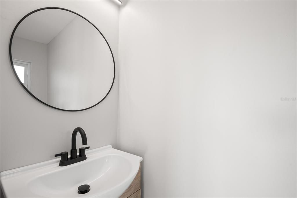 For Sale: $269,000 (2 beds, 1 baths, 748 Square Feet)