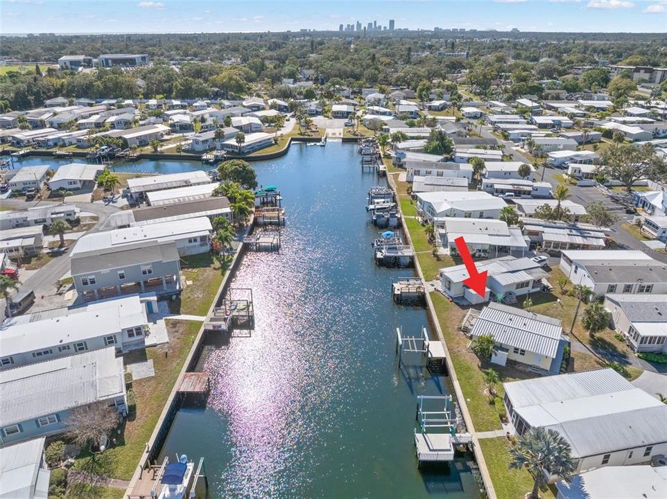 For Sale: $269,000 (2 beds, 1 baths, 748 Square Feet)