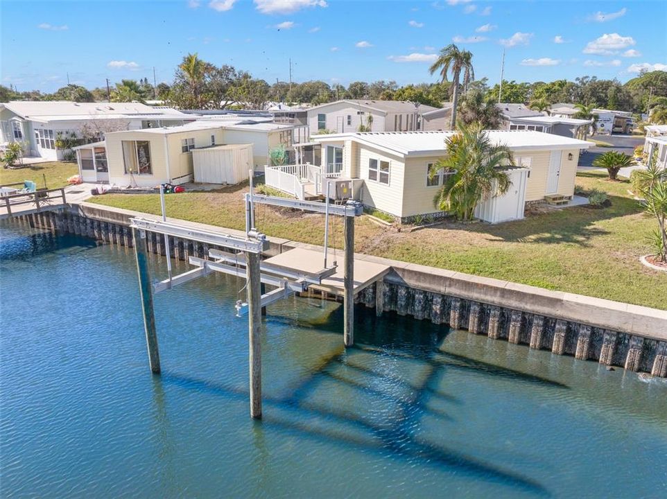 For Sale: $269,000 (2 beds, 1 baths, 748 Square Feet)