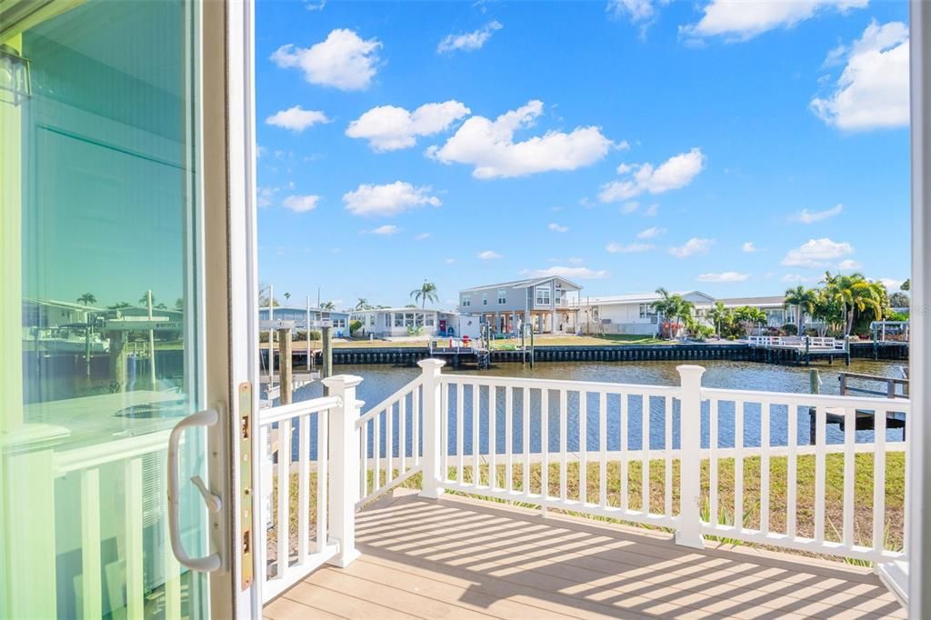 For Sale: $269,000 (2 beds, 1 baths, 748 Square Feet)