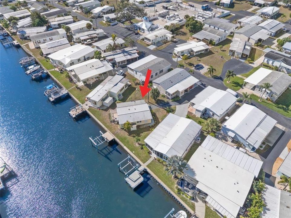 For Sale: $269,000 (2 beds, 1 baths, 748 Square Feet)