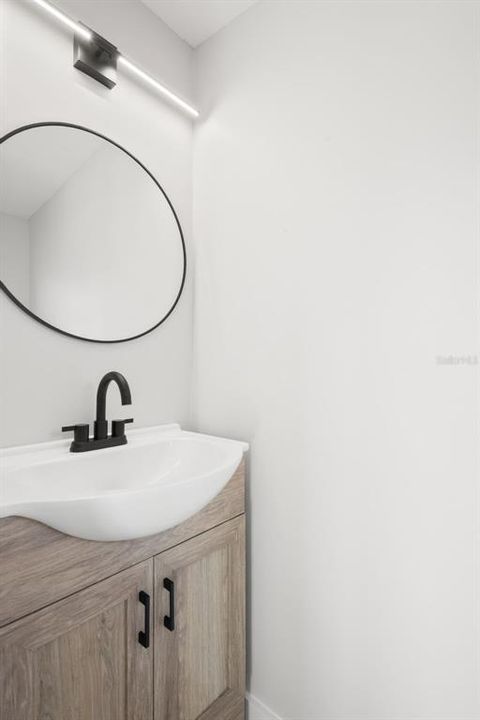 For Sale: $269,000 (2 beds, 1 baths, 748 Square Feet)