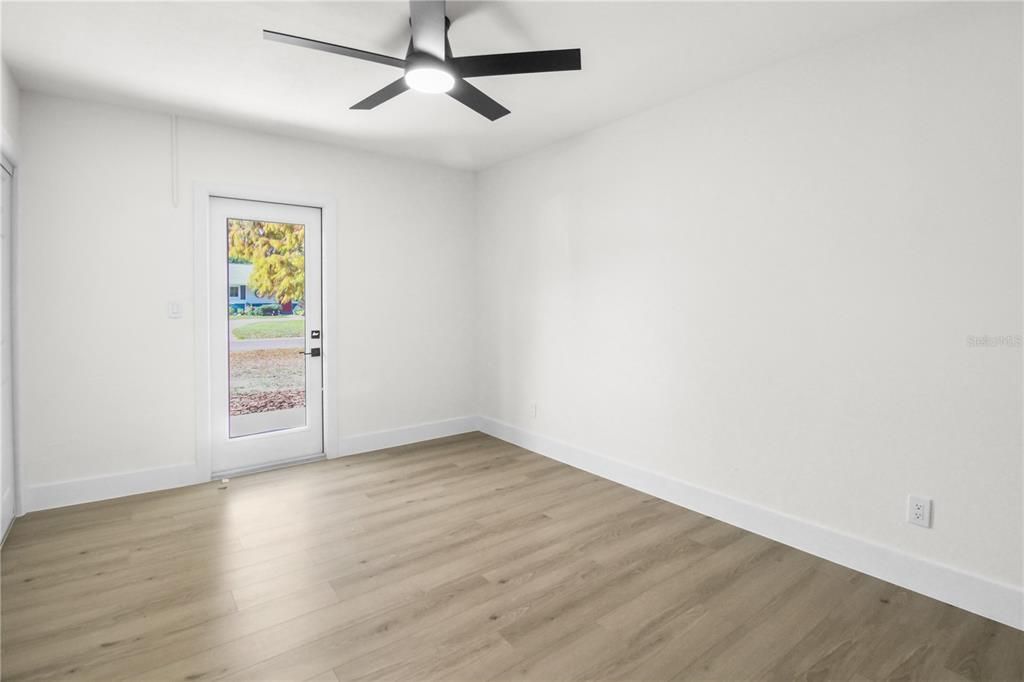 En Venta: $549,000 (4 camas, 3 baños, 1704 Pies cuadrados)