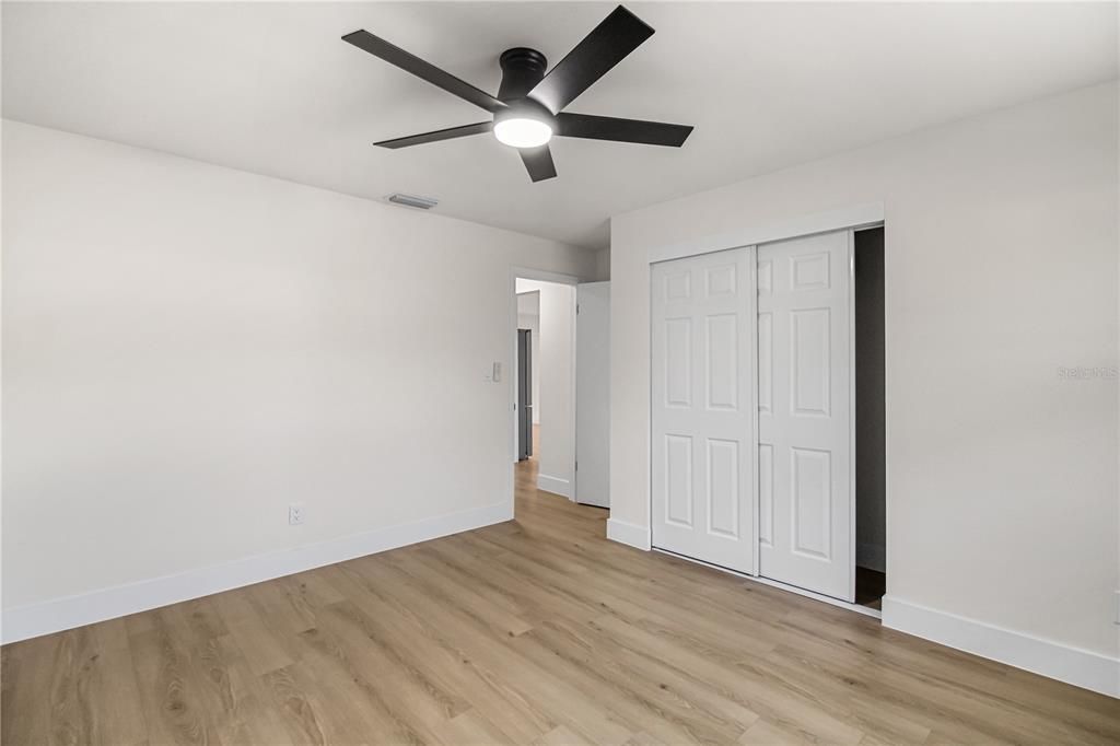 En Venta: $549,000 (4 camas, 3 baños, 1704 Pies cuadrados)