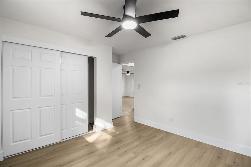 En Venta: $549,000 (4 camas, 3 baños, 1704 Pies cuadrados)