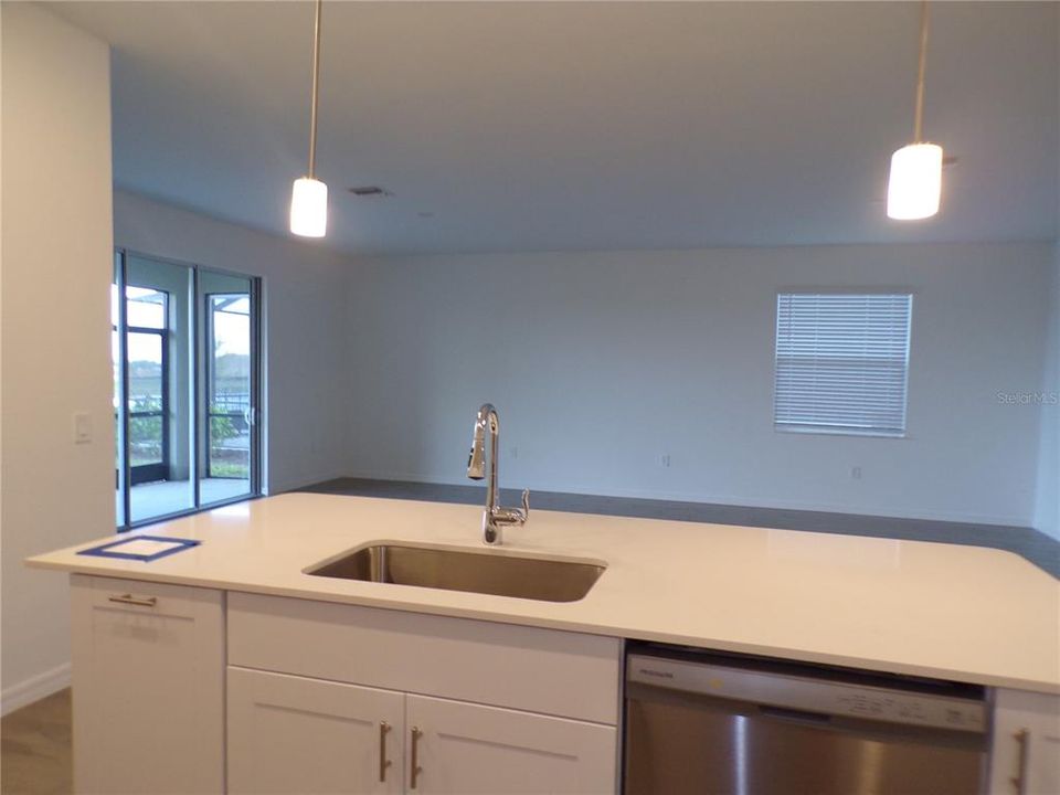 В аренду: $2,300 (4 спален, 3 ванн, 2032 Квадратных фут)