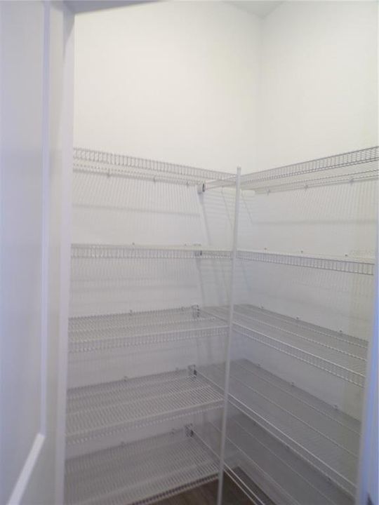 В аренду: $2,300 (4 спален, 3 ванн, 2032 Квадратных фут)