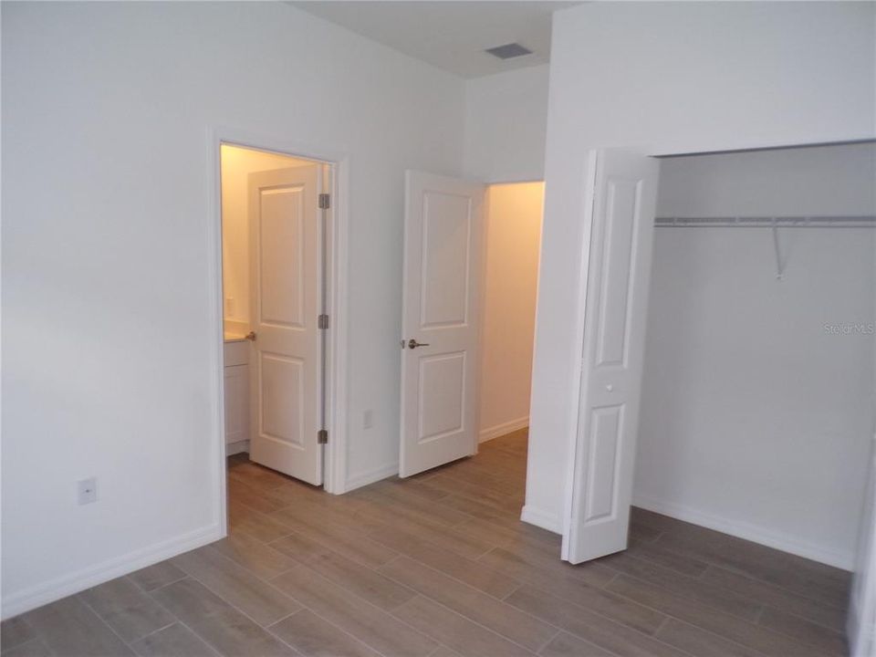 В аренду: $2,300 (4 спален, 3 ванн, 2032 Квадратных фут)