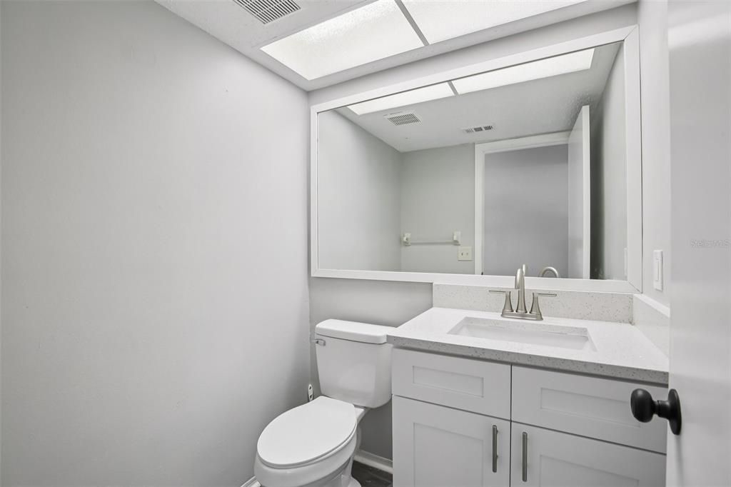 待售: $389,900 (4 贝兹, 2 浴室, 2068 平方英尺)