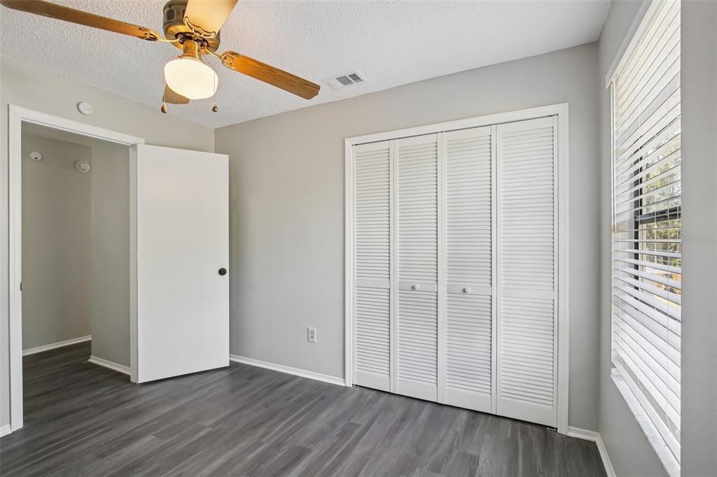 待售: $389,900 (4 贝兹, 2 浴室, 2068 平方英尺)