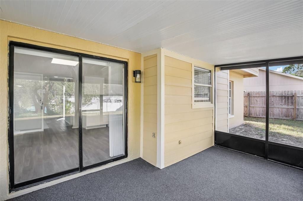 待售: $389,900 (4 贝兹, 2 浴室, 2068 平方英尺)