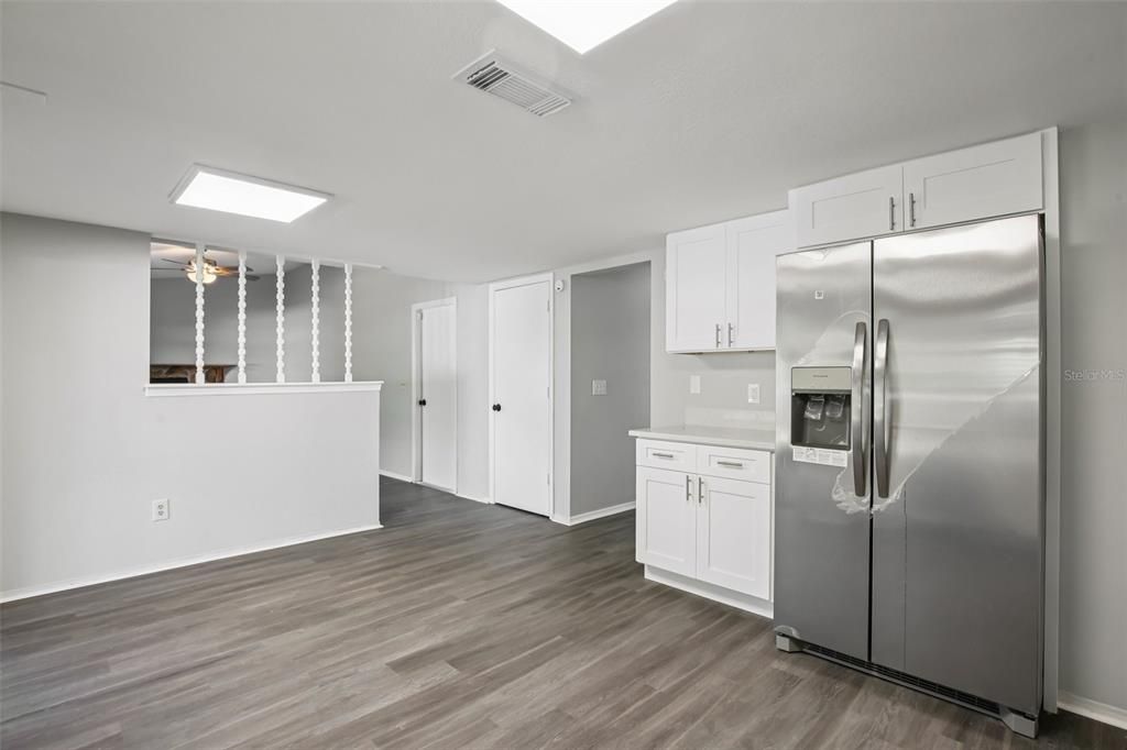 待售: $389,900 (4 贝兹, 2 浴室, 2068 平方英尺)