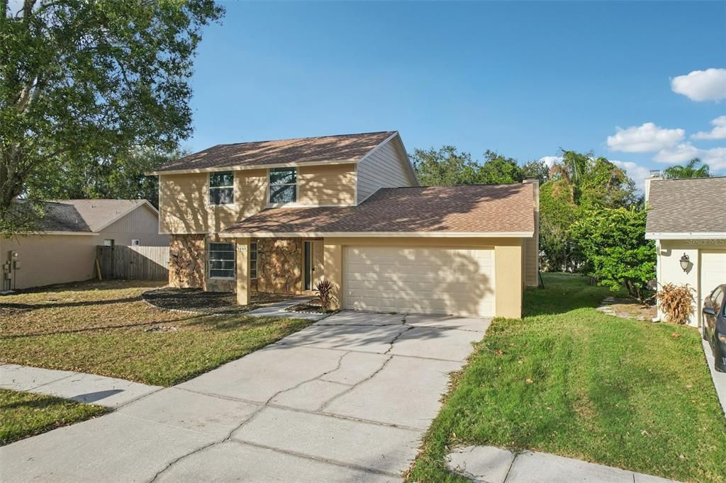 待售: $389,900 (4 贝兹, 2 浴室, 2068 平方英尺)