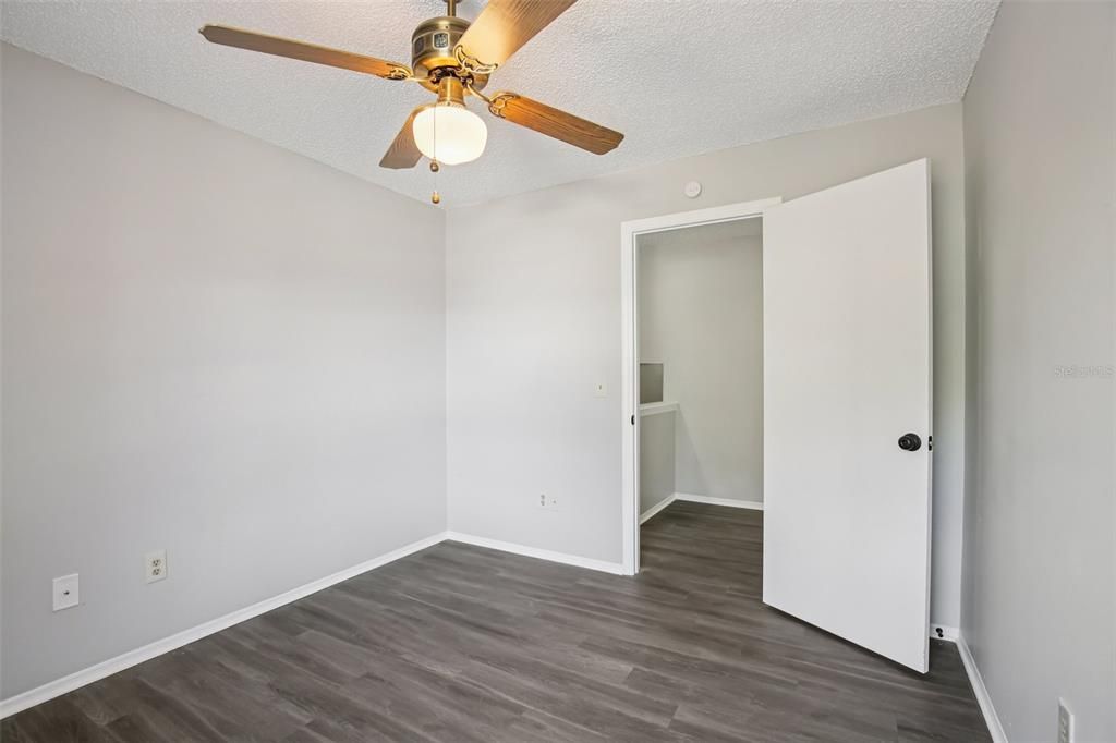 待售: $389,900 (4 贝兹, 2 浴室, 2068 平方英尺)