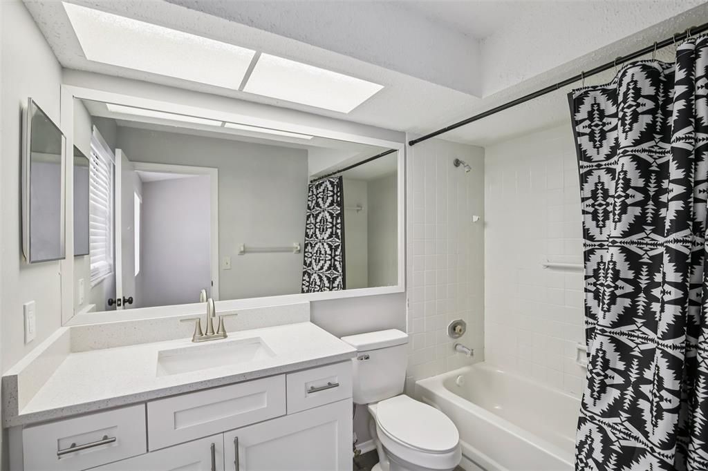 待售: $389,900 (4 贝兹, 2 浴室, 2068 平方英尺)