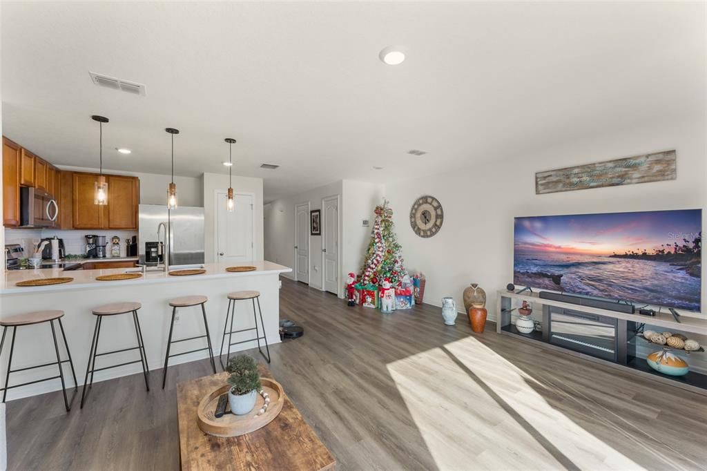 For Sale: $299,900 (3 beds, 2 baths, 1452 Square Feet)