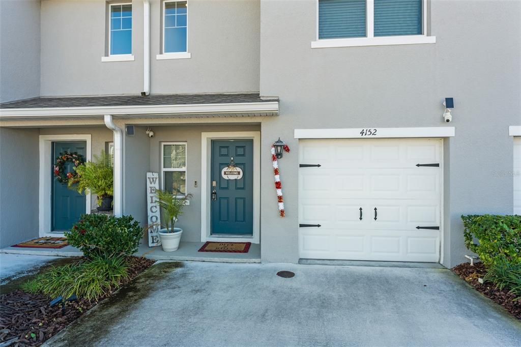 For Sale: $299,900 (3 beds, 2 baths, 1452 Square Feet)