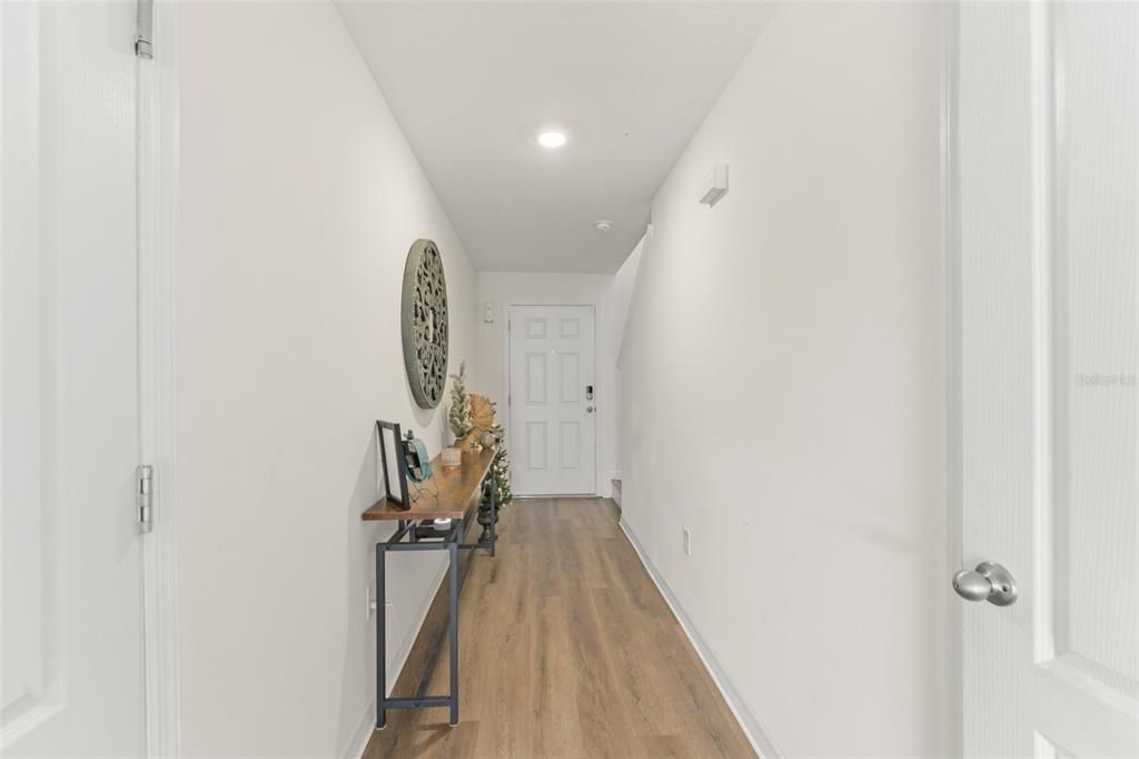 For Sale: $299,900 (3 beds, 2 baths, 1452 Square Feet)