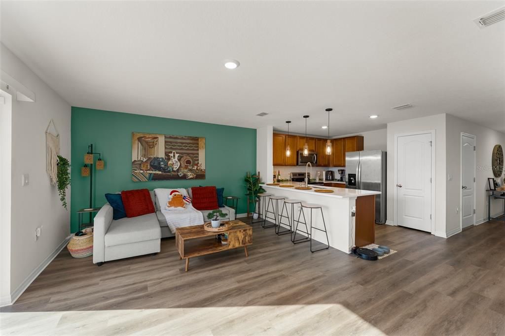 For Sale: $299,900 (3 beds, 2 baths, 1452 Square Feet)