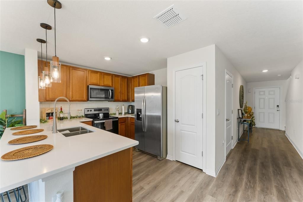 For Sale: $299,900 (3 beds, 2 baths, 1452 Square Feet)