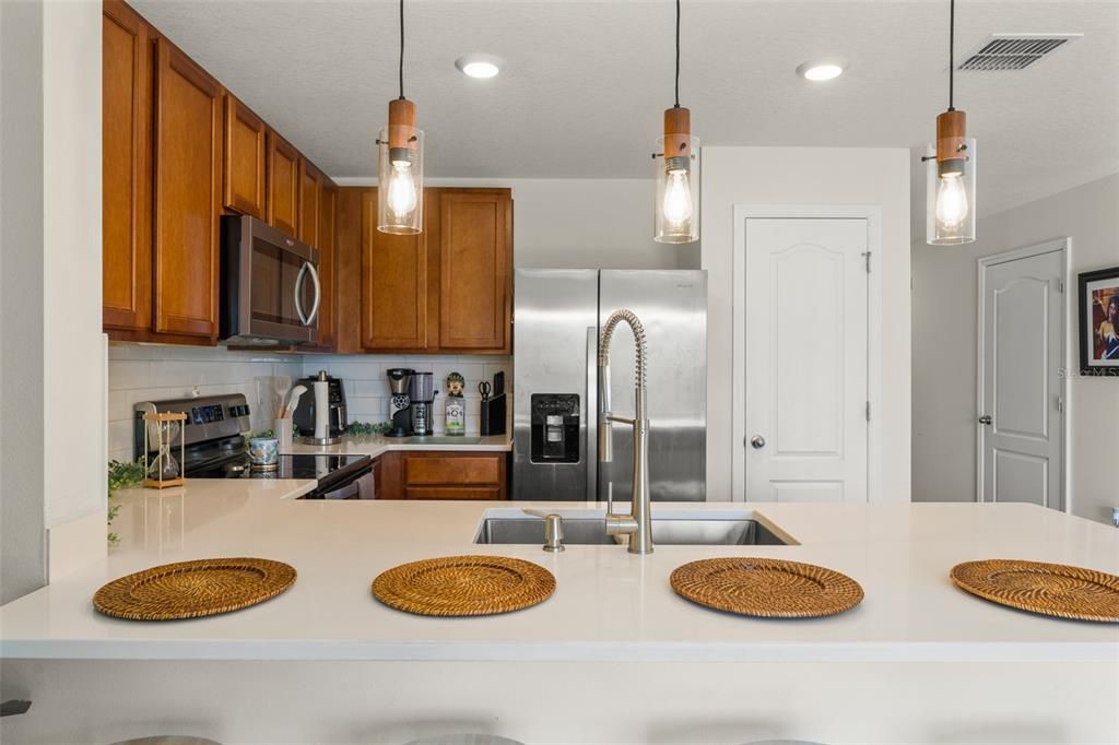 For Sale: $299,900 (3 beds, 2 baths, 1452 Square Feet)