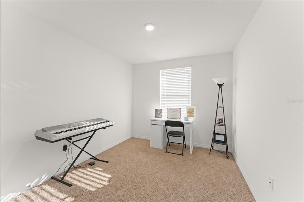 For Sale: $299,900 (3 beds, 2 baths, 1452 Square Feet)