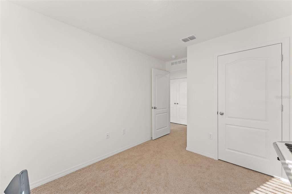 For Sale: $299,900 (3 beds, 2 baths, 1452 Square Feet)