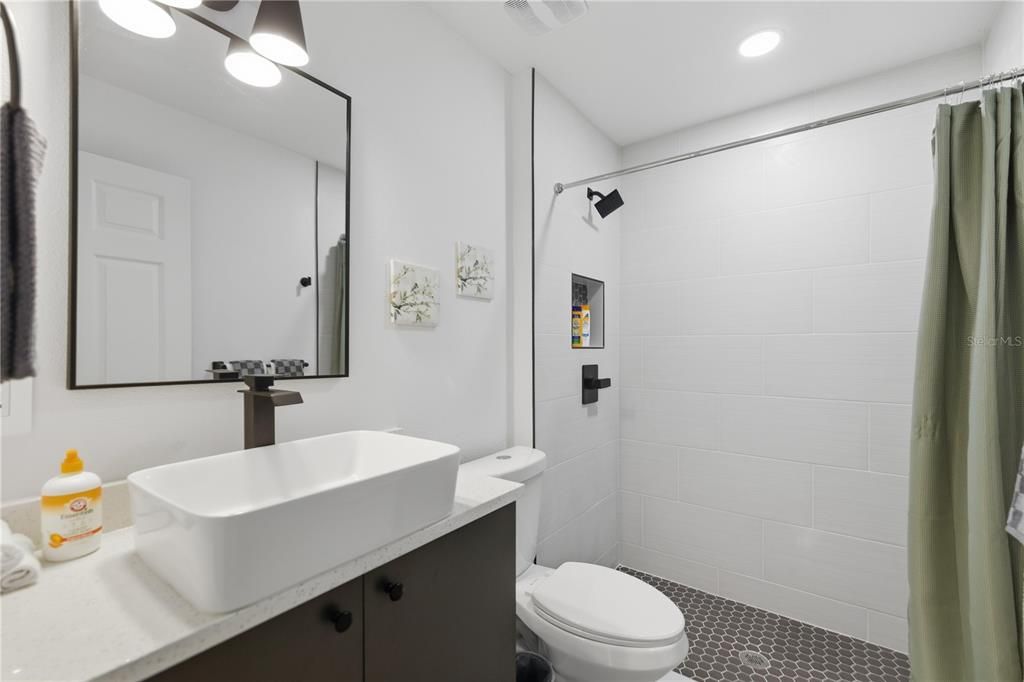 En Venta: $249,900 (3 camas, 2 baños, 1100 Pies cuadrados)