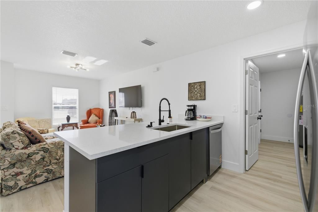 En Venta: $249,900 (3 camas, 2 baños, 1100 Pies cuadrados)