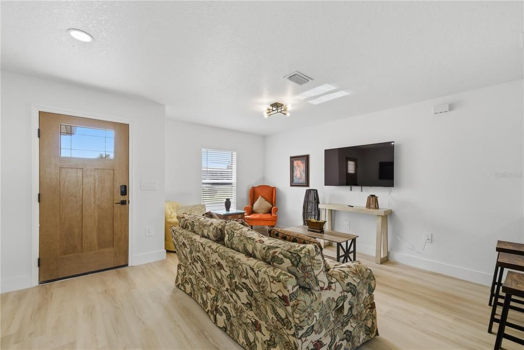 En Venta: $249,900 (3 camas, 2 baños, 1100 Pies cuadrados)